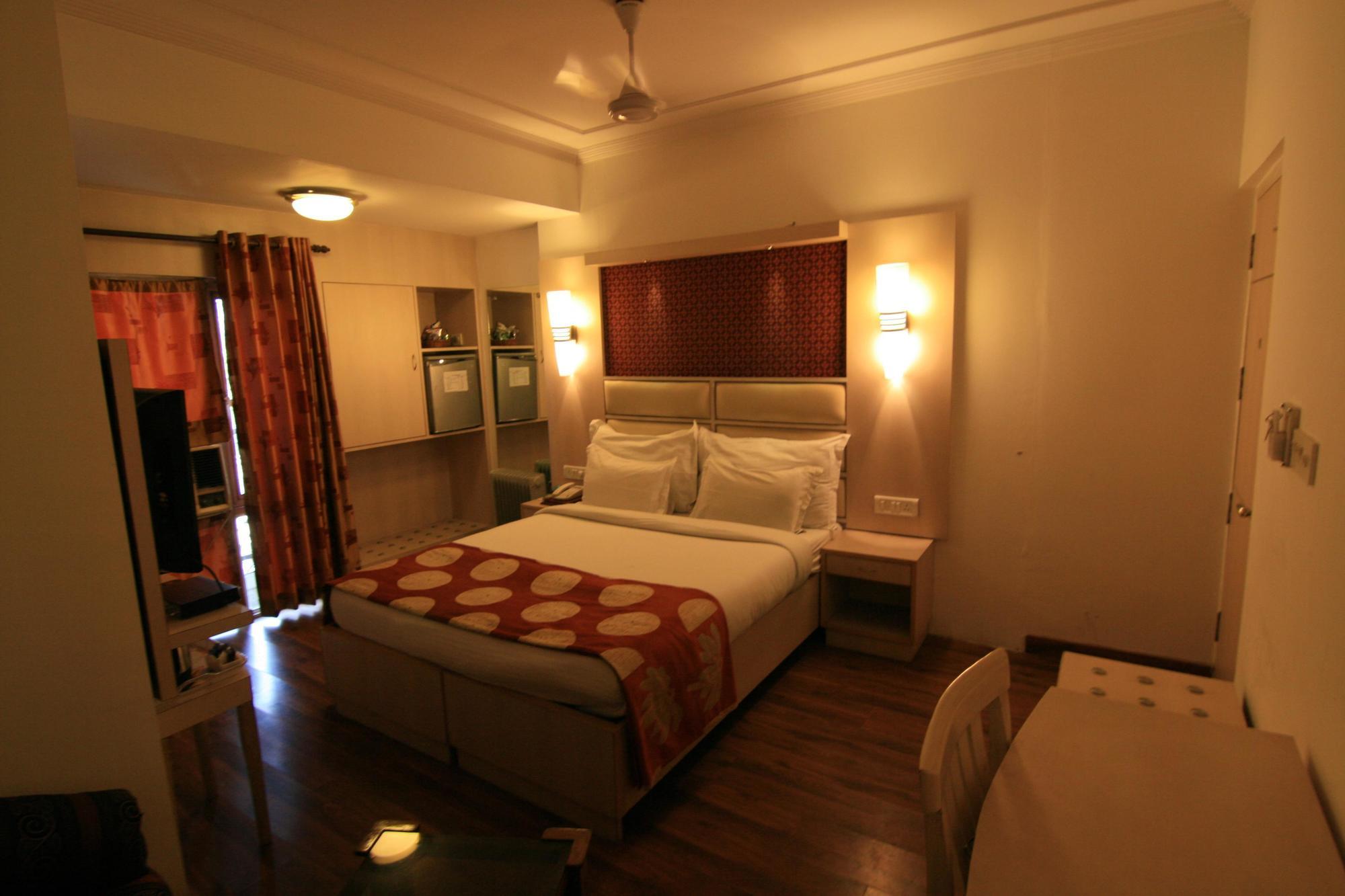 Hotel Sri Nanak Continental Delhi Pokój zdjęcie